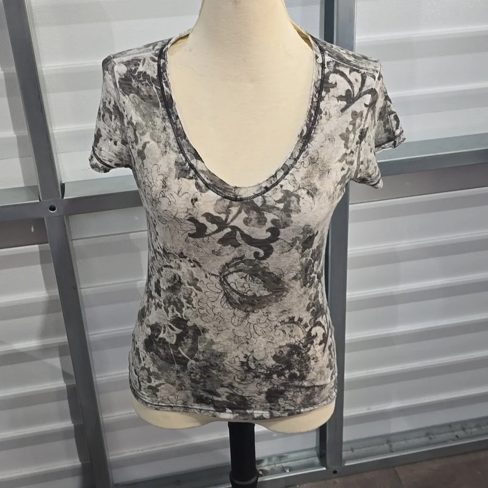 The North Face Gray Print T-shirt Size S/P - Picture 2 of 13